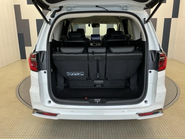 オデッセイハイブリッド ｅ：ＨＥＶアブソルート・ＥＸ　ホンダ認定中古車　純正ドラレコ前後　レザーシート　パワーゲート　クルコン　クリアランスソナー　パワ－シ－ト　両側自動スライドドア　オートライト　Ｒカメラ　スマートキー　オットマン　エアバック　ＥＴＣ（21枚目）