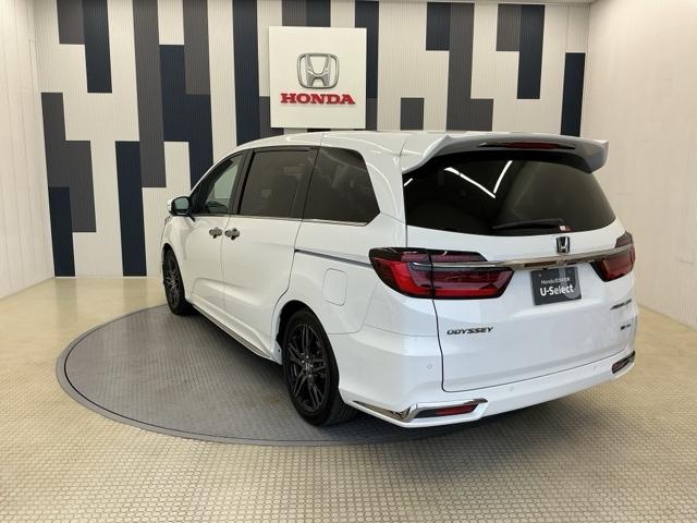 オデッセイハイブリッド ｅ：ＨＥＶアブソルート・ＥＸ　ホンダ認定中古車　純正ドラレコ前後　レザーシート　パワーゲート　クルコン　クリアランスソナー　パワ－シ－ト　両側自動スライドドア　オートライト　Ｒカメラ　スマートキー　オットマン　エアバック　ＥＴＣ（28枚目）