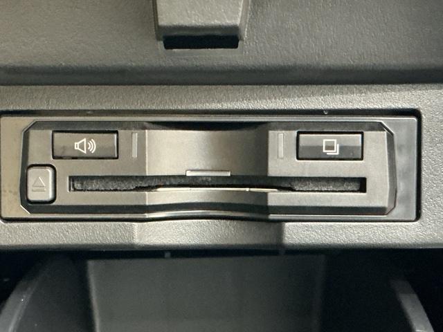 ヴェルファイア 2.5X LEDライト 両側電動 ETC 社外ナビ 地デジ LEDヘッドライト クルーズコントロール コーナーセンサ DVD 横滑り防止装置 記録簿 3列シート 盗難防止装置 オ-トエアコン Wエアコン ABS(10枚目)