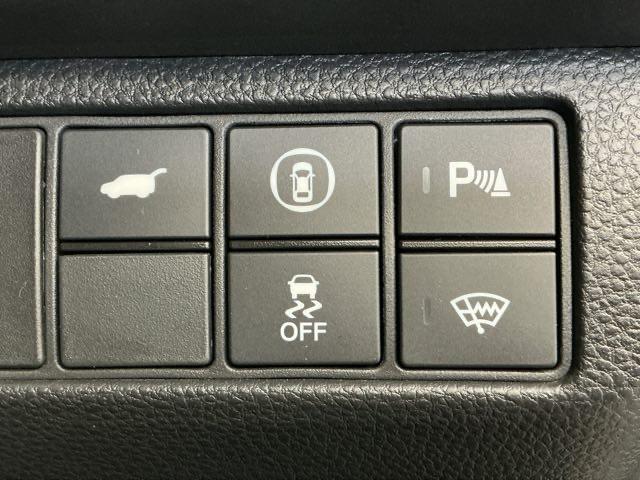 ヴェゼル ｅ：ＨＥＶＺ　ホンダ認定中古車　ＢＳＩ・後退出庫サポートレス　純正ナビ　ＬＥＤライト　衝突回避支援ブレーキ機能　１オナ　スマキ　Ｐトランク　フルオートエアコン　エアバッグ　両席エアバック　Ｒカメ　記録簿付　ソナー（10枚目）