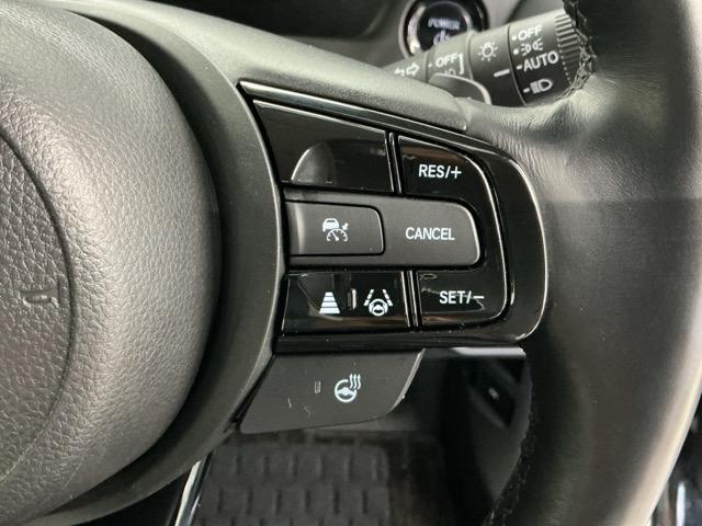 ヴェゼル ｅ：ＨＥＶＺ　ホンダ認定中古車　ＢＳＩ・後退出庫サポートレス　純正ナビ　ＬＥＤライト　衝突回避支援ブレーキ機能　１オナ　スマキ　Ｐトランク　フルオートエアコン　エアバッグ　両席エアバック　Ｒカメ　記録簿付　ソナー（13枚目）