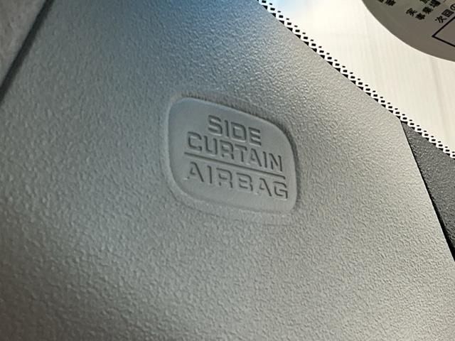 フィット ホーム　ホンダ認定中古車　純正ナビ　ＬＥＤライト　ワンオーナー　リアカメ　オートライト　クリアランスソナー　フルセグＴＶ　記録簿付　エアバッグ　ｉストップ　スマ－トキ－　盗難防止装置　ＥＴＣ車載器　ＤＶＤ（12枚目）