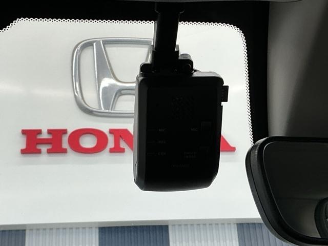 ZR-V X ホンダ認定中古車 デモカー 純正ドラレコ クリアランスソナー 地デジ Bカメ オートクルーズコントロール ESC サイドカーテンエアバック エアコン 整備記録簿 盗難防止装置 LEDライト USB(6枚目)