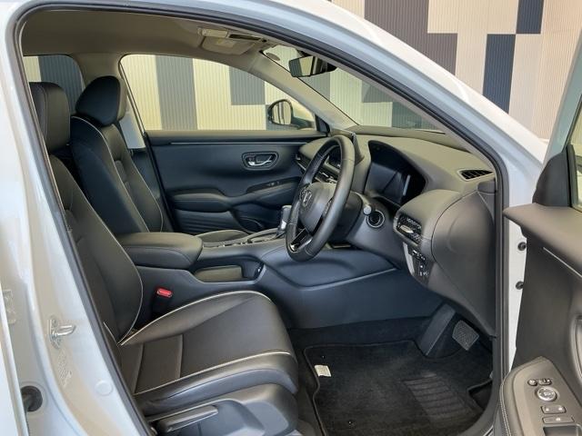 ZR-V X ホンダ認定中古車 デモカー 純正ドラレコ クリアランスソナー 地デジ Bカメ オートクルーズコントロール ESC サイドカーテンエアバック エアコン 整備記録簿 盗難防止装置 LEDライト USB(16枚目)