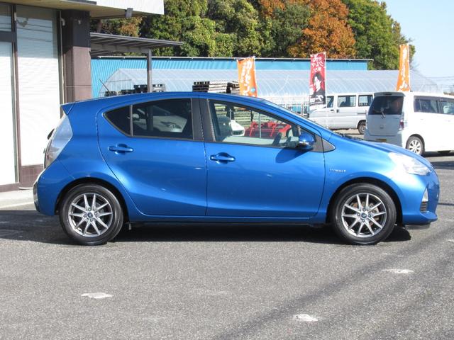 アクア Ｓ　ナビ　ワンセグ　プッシュスタート　社外アルミ　スマートキー　ＥＴＣ　オートエアコン（9枚目）