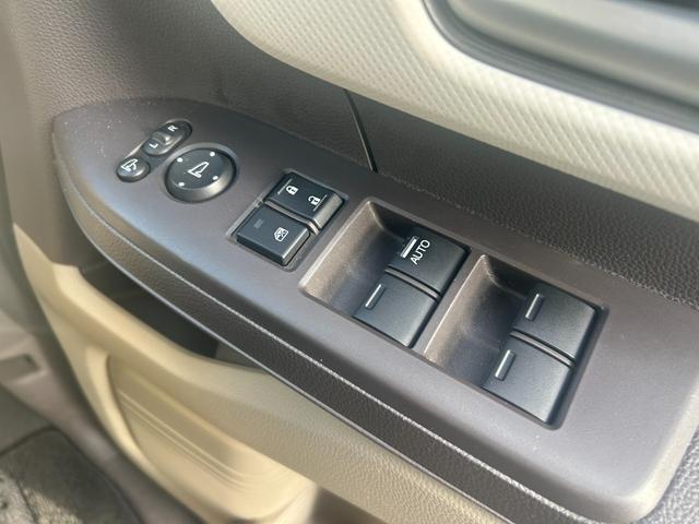 N-BOX G・Lホンダセンシング 4WD Bluetoothオーディオ バックカメラ クルーズコントロール ブレーキサポート レーンキープ ETC 前席シートヒーター LEDヘッドライト オートライト ステアリングリモコン(17枚目)