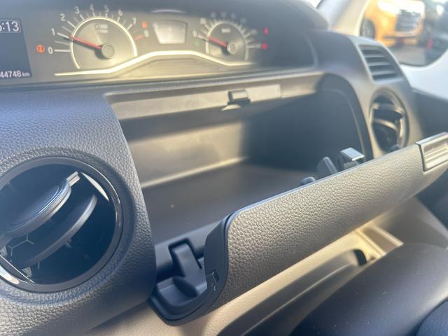 N-BOX G・Lホンダセンシング 4WD Bluetoothオーディオ バックカメラ クルーズコントロール ブレーキサポート レーンキープ ETC 前席シートヒーター LEDヘッドライト オートライト ステアリングリモコン(24枚目)