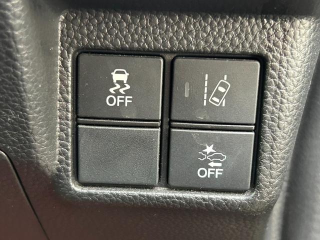 N-BOXカスタム G・EXターボホンダセンシング 社外オーディオ バックカメラ ACC 半革シート 両側パワスラ ETC LEDヘッドライト ブレーキサポートフォグランプ アイドリングストップ オートライト 社外16AW ステアリングリモコン(8枚目)