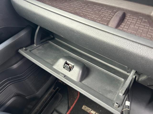 N-BOXカスタム G・EXターボホンダセンシング 社外オーディオ バックカメラ ACC 半革シート 両側パワスラ ETC LEDヘッドライト ブレーキサポートフォグランプ アイドリングストップ オートライト 社外16AW ステアリングリモコン(35枚目)