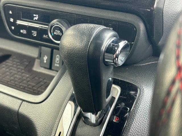N-BOXカスタム G・EXターボホンダセンシング 社外オーディオ バックカメラ ACC 半革シート 両側パワスラ ETC LEDヘッドライト ブレーキサポートフォグランプ アイドリングストップ オートライト 社外16AW ステアリングリモコン(37枚目)