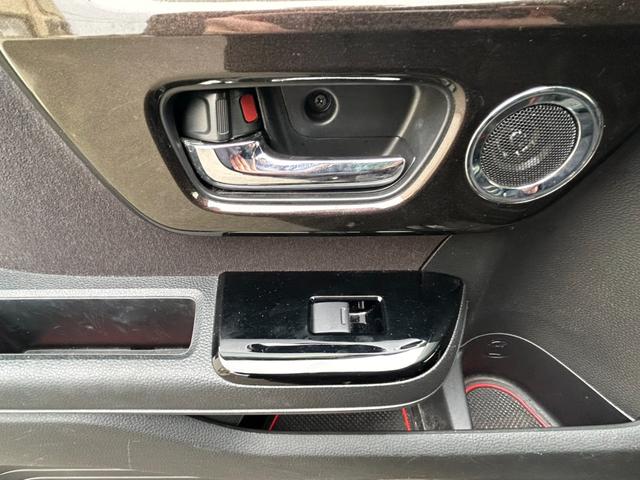 N-BOXカスタム G・EXターボホンダセンシング 社外オーディオ バックカメラ ACC 半革シート 両側パワスラ ETC LEDヘッドライト ブレーキサポートフォグランプ アイドリングストップ オートライト 社外16AW ステアリングリモコン(55枚目)
