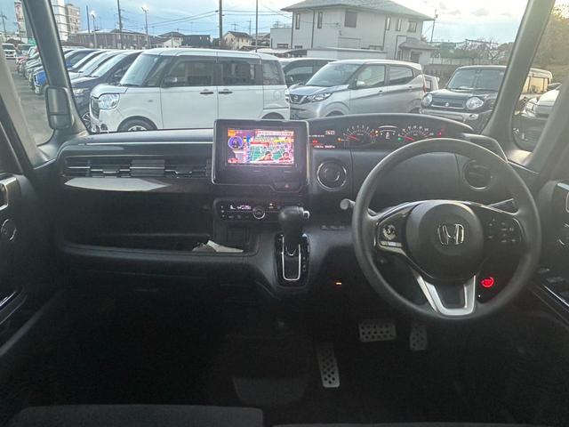 Ｎ－ＢＯＸカスタム Ｇ・Ｌホンダセンシング　社外ナビ　バックカメラ　フルセグ　ＬＥＤヘッドライト　ＥＴＣ　ＡＣＣ　レーンキープ　純正１４ＡＷ　パワスラ　ブレーキサポート　フォグランプ　ウィンカーミラー　プッシュスタート　オートライト（5枚目）