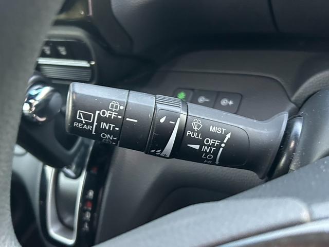 Ｎ－ＢＯＸカスタム Ｇ・Ｌホンダセンシング　社外ナビ　バックカメラ　フルセグ　ＬＥＤヘッドライト　ＥＴＣ　ＡＣＣ　レーンキープ　純正１４ＡＷ　パワスラ　ブレーキサポート　フォグランプ　ウィンカーミラー　プッシュスタート　オートライト（13枚目）