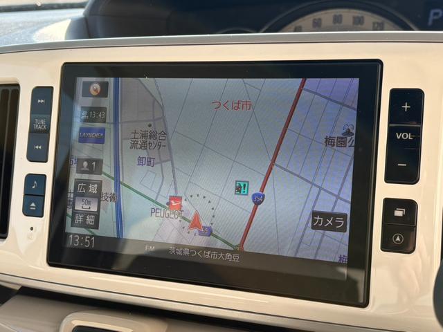 ムーヴキャンバス Ｇメイクアップリミテッド　ＳＡＩＩＩ　純正ナビ　Ｂｌｕｅｔｏｏｔｈオーディオ　両側パワースライドドア　ＥＴＣ　アラウンドビューモニター　ブレーキサポート　アイドリングストップ　フルセグテレビ　ステアリングリモコン　オートライト（7枚目）