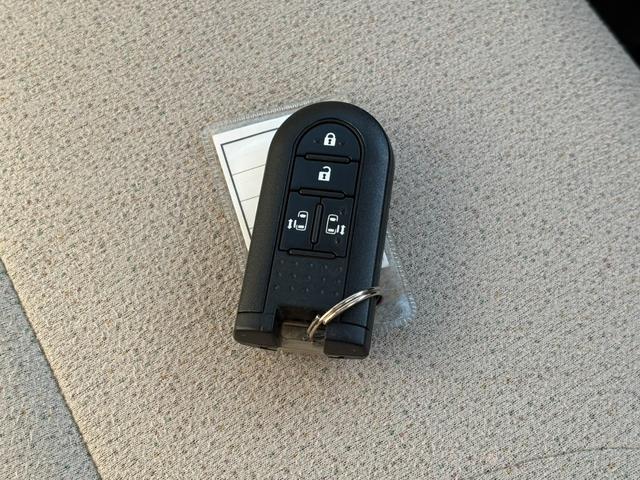 ムーヴキャンバス Ｇメイクアップリミテッド　ＳＡＩＩＩ　純正ナビ　Ｂｌｕｅｔｏｏｔｈオーディオ　両側パワースライドドア　ＥＴＣ　アラウンドビューモニター　ブレーキサポート　アイドリングストップ　フルセグテレビ　ステアリングリモコン　オートライト（16枚目）