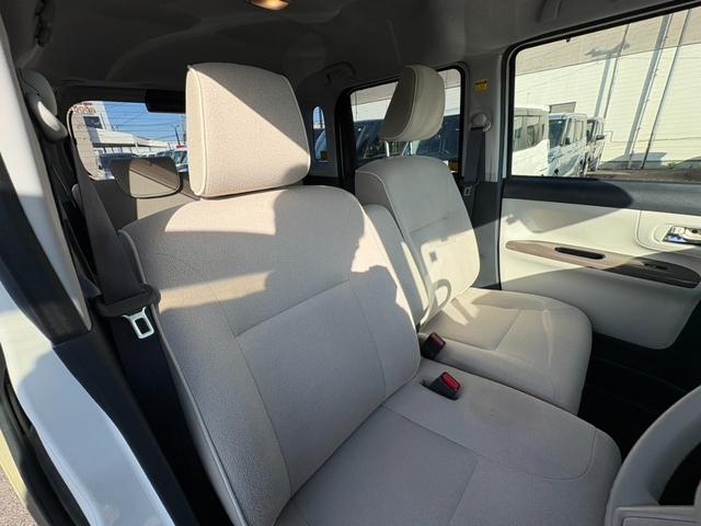 ムーヴキャンバス Ｇメイクアップリミテッド　ＳＡＩＩＩ　純正ナビ　Ｂｌｕｅｔｏｏｔｈオーディオ　両側パワースライドドア　ＥＴＣ　アラウンドビューモニター　ブレーキサポート　アイドリングストップ　フルセグテレビ　ステアリングリモコン　オートライト（35枚目）