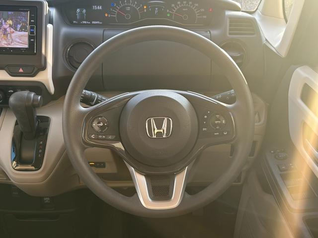Ｎ－ＢＯＸ Ｇ・Ｌホンダセンシング　アダプティブクルーズコントロール　ブレーキサポート　バックカメラ　Ｂｌｕｅｔｏｏｔｈオーディオ　オートＬＥＤヘッドライト　両側電動スライドドア　アイドリングストップ　ステアリングリモコン　レーンキープ（6枚目）