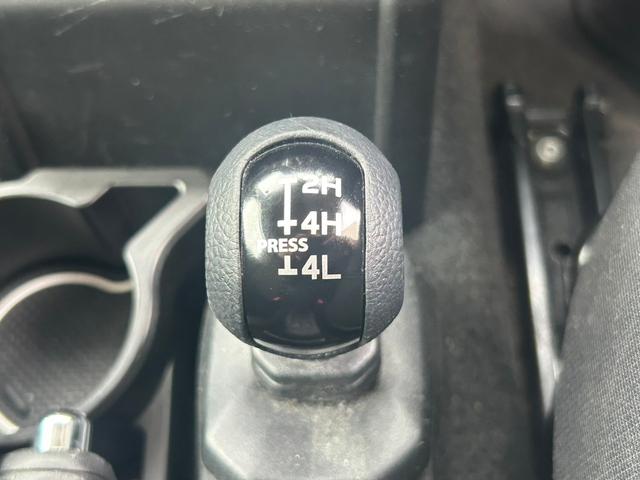 ジムニー ＸＣ　社外メモリーナビ　Ｂｌｕｅｔｏｏｔｈ　レーンキープアシスト　デュアルセンサーブレーキサポート　クルーズコントロール　フルセグ　ＬＥＤヘッドライト　純正１６インチアルミホイール　フロントフォグランプ（17枚目）