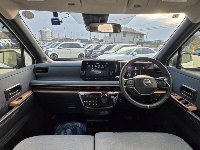 サクラ Ｇ　アダプティブクルーズコントロール　ブレーキサポート　ＬＥＤヘッドライト　運転席シートヒーター　オートライト　オートハイビーム　純正アルミホイール　ＥＴＣ２．０　Ｂｌｕｅｔｏｏｔｈ　アラウンドビュー（5枚目）