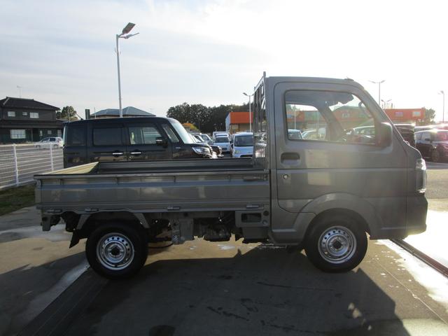 キャリイトラック KCエアコン・パワステ農繁 7型 4AT 4WD ラジオ 4AT パートタイム4WD 前後ブレーキサポート リアパーキングソナー オートライト オートハイビーム ラジオ キーレス LEDルームランプ&LED作業灯 アイドリングストップ 農家特化仕様(8枚目)