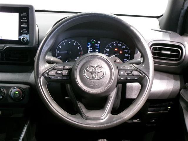 ヤリス Ｘ　４ＷＤ　メモリーナビ　ミュージックプレイヤー接続可　バックカメラ　衝突被害軽減システム　ＥＴＣ　記録簿（5枚目）