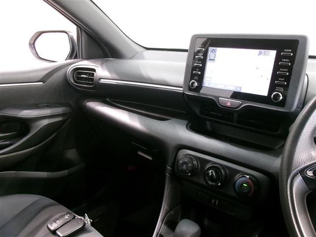 ヤリス Ｘ　メモリーナビ　ミュージックプレイヤー接続可　バックカメラ　衝突被害軽減システム　ＥＴＣ（10枚目）