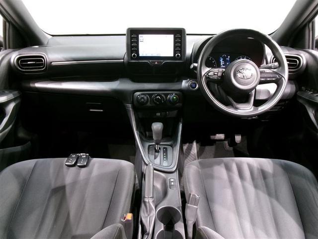 ヤリス Ｘ　トヨタ認定中古車　メモリーナビ　ミュージックプレイヤー接続可　バックカメラ　衝突被害軽減システム　ＥＴＣ（4枚目）