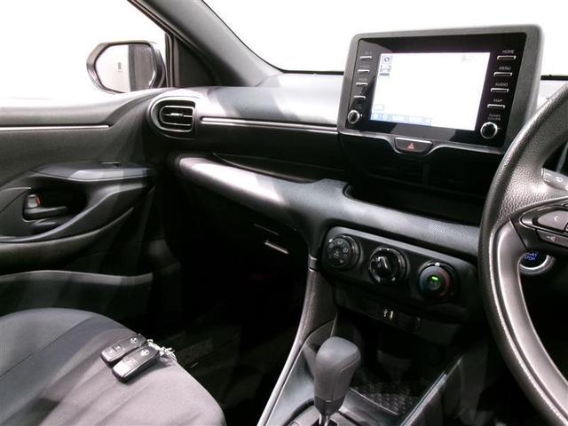 ヤリス Ｘ　トヨタ認定中古車　メモリーナビ　ミュージックプレイヤー接続可　バックカメラ　衝突被害軽減システム　ＥＴＣ（10枚目）