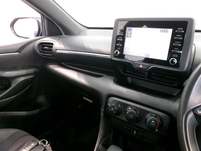 ヤリス Ｘ　トヨタ認定中古車　メモリーナビ　ミュージックプレイヤー接続可　バックカメラ　衝突被害軽減システム　ＥＴＣ　記録簿（10枚目）