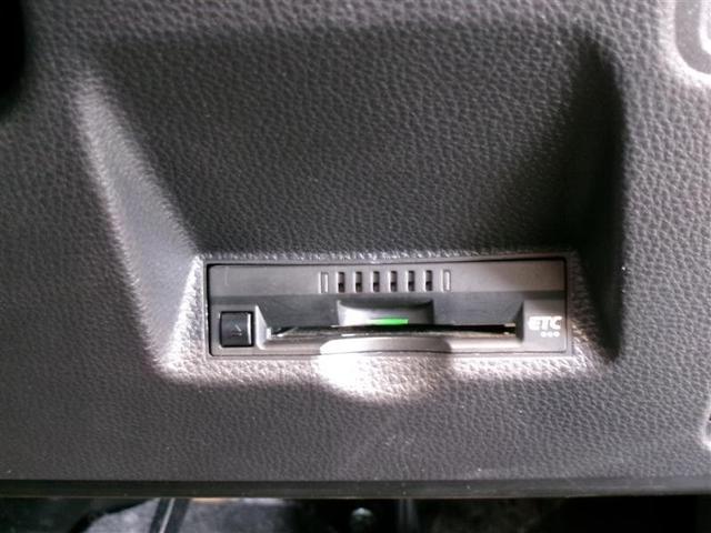 ヤリス Ｘ　トヨタ認定中古車　メモリーナビ　ミュージックプレイヤー接続可　バックカメラ　衝突被害軽減システム　ＥＴＣ　記録簿（12枚目）