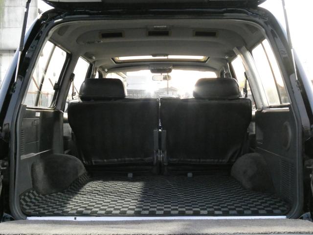 ランドクルーザー８０ ＶＸリミテッド　中期型　全塗装済　背面レス　ＡＲＢバンパー　５インチリフトアップ　輸出用角目四灯　ラグナ１６インチＡＷ　サファリシュノーケル　オールドマンエミューステダン　サクソンマフラー　リアラダー　社外スピーカー（18枚目）