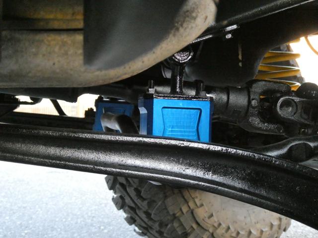 ランドクルーザー８０ ＶＸリミテッド　中期型　全塗装済　背面レス　ＡＲＢバンパー　５インチリフトアップ　輸出用角目四灯　ラグナ１６インチＡＷ　サファリシュノーケル　オールドマンエミューステダン　サクソンマフラー　リアラダー　社外スピーカー（30枚目）