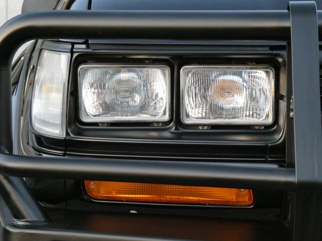 ランドクルーザー８０ ＶＸリミテッド　中期型　全塗装済　背面レス　ＡＲＢバンパー　５インチリフトアップ　輸出用角目四灯　ラグナ１６インチＡＷ　サファリシュノーケル　オールドマンエミューステダン　サクソンマフラー　リアラダー　社外スピーカー（39枚目）