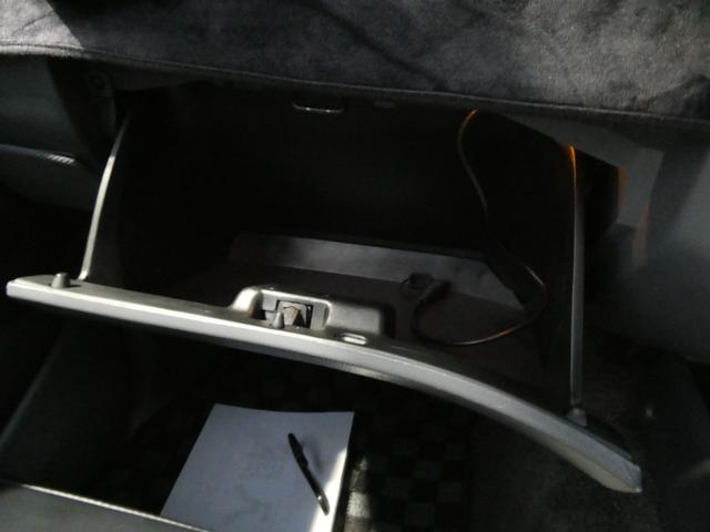 ランドクルーザー８０ ＶＸリミテッド　中期型　全塗装済　背面レス　ＡＲＢバンパー　５インチリフトアップ　輸出用角目四灯　ラグナ１６インチＡＷ　サファリシュノーケル　オールドマンエミューステダン　サクソンマフラー　リアラダー　社外スピーカー（64枚目）