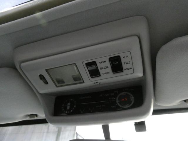 ランドクルーザー８０ ＶＸリミテッド　中期型　全塗装済　背面レス　ＡＲＢバンパー　５インチリフトアップ　輸出用角目四灯　ラグナ１６インチＡＷ　サファリシュノーケル　オールドマンエミューステダン　サクソンマフラー　リアラダー　社外スピーカー（70枚目）