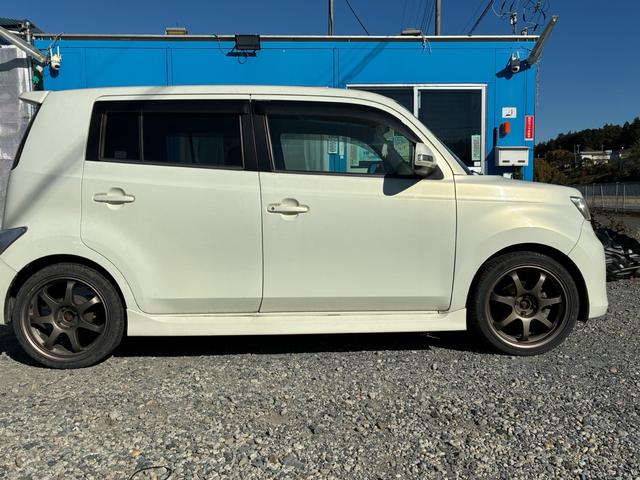 ｂＢ Ｓ　パワステ　フルフラット　ＰＷ　ＡＢＳ　ベンチシート　キーレス　助手席エアバッグ　衝突安全ボディ　エアーバッグ　電格ミラー　ＡＣ（7枚目）