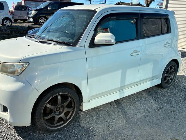 ｂＢ Ｓ　パワステ　フルフラット　ＰＷ　ＡＢＳ　ベンチシート　キーレス　助手席エアバッグ　衝突安全ボディ　エアーバッグ　電格ミラー　ＡＣ（11枚目）