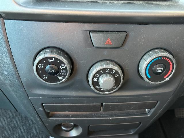 ｂＢ Ｓ　パワステ　フルフラット　ＰＷ　ＡＢＳ　ベンチシート　キーレス　助手席エアバッグ　衝突安全ボディ　エアーバッグ　電格ミラー　ＡＣ（19枚目）