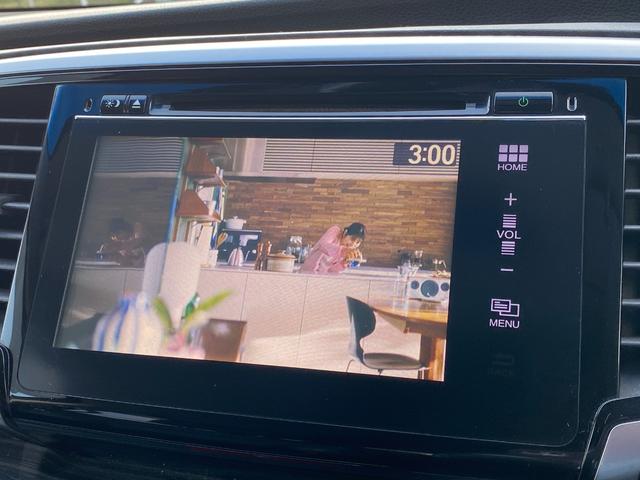 オデッセイ アブソルート・ＥＸ　衝突軽減ブレーキ／純正インターナビ／フルセグＴＶ／マルチビューカメラ／純正後席モニター／ＬＥＤヘッドライト／両側電動スライドドア／運転席パワーシート／純正アルミ／ＥＴＣ／ハーフレザーシート／７人乗り／（9枚目）