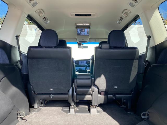 オデッセイ アブソルート・２０ｔｈアニバーサリー　純正ナビ／純正リア席モニター／フルセグＴＶ／バックカメラ／両側電動スライドドア／専用コンビシート／運転席８ウェイパワーシート／ＬＥＤヘッドライト／フォグライト／コンフォートビューパッケージ／ＥＴＣ（28枚目）