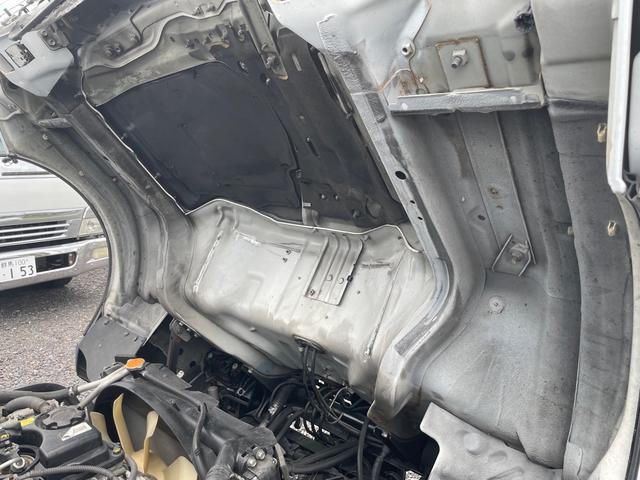 2t 平ボディ 全低床 左電動格ミラー 6速 NOx・PM適合車(20枚目)