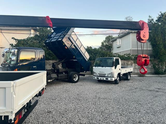 キャンター  3段 クレーン付き 5速マニュアル ラジコン付き 平ボディ 3段クレーン・フックイン2.63t吊り クレーン型式URU263N  全塗装済み 積載2000kg 荷台寸法長さ 369cm 幅 199cm(6枚目)