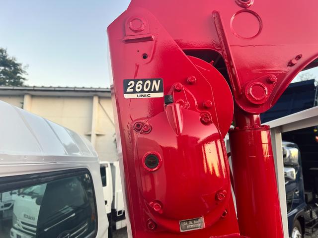 キャンター  3段 クレーン付き 5速マニュアル ラジコン付き 平ボディ 3段クレーン・フックイン2.63t吊り クレーン型式URU263N  全塗装済み 積載2000kg 荷台寸法長さ 369cm 幅 199cm(14枚目)