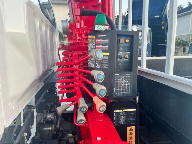 キャンター  3段 クレーン付き 5速マニュアル ラジコン付き 平ボディ 3段クレーン・フックイン2.63t吊り クレーン型式URU263N  全塗装済み 積載2000kg 荷台寸法長さ 369cm 幅 199cm(18枚目)