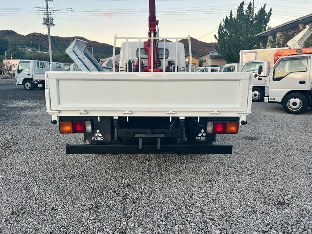 キャンター  3段 クレーン付き 5速マニュアル ラジコン付き 平ボディ 3段クレーン・フックイン2.63t吊り クレーン型式URU263N  全塗装済み 積載2000kg 荷台寸法長さ 369cm 幅 199cm(29枚目)