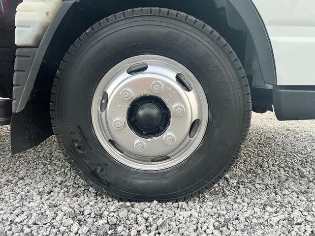 キャンター  3段 クレーン付き 5速マニュアル ラジコン付き 平ボディ 3段クレーン・フックイン2.63t吊り クレーン型式URU263N  全塗装済み 積載2000kg 荷台寸法長さ 369cm 幅 199cm(43枚目)