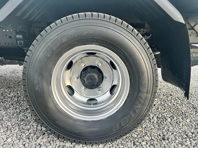 キャンター  3段 クレーン付き 5速マニュアル ラジコン付き 平ボディ 3段クレーン・フックイン2.63t吊り クレーン型式URU263N  全塗装済み 積載2000kg 荷台寸法長さ 369cm 幅 199cm(44枚目)