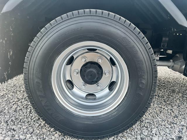 キャンター  3段 クレーン付き 5速マニュアル ラジコン付き 平ボディ 3段クレーン・フックイン2.63t吊り クレーン型式URU263N  全塗装済み 積載2000kg 荷台寸法長さ 369cm 幅 199cm(46枚目)