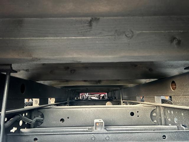 キャンター  3段 クレーン付き 5速マニュアル ラジコン付き 平ボディ 3段クレーン・フックイン2.63t吊り クレーン型式URU263N  全塗装済み 積載2000kg 荷台寸法長さ 369cm 幅 199cm(52枚目)