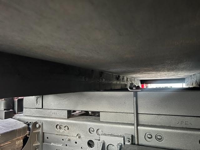 キャンター  3段 クレーン付き 5速マニュアル ラジコン付き 平ボディ 3段クレーン・フックイン2.63t吊り クレーン型式URU263N  全塗装済み 積載2000kg 荷台寸法長さ 369cm 幅 199cm(54枚目)